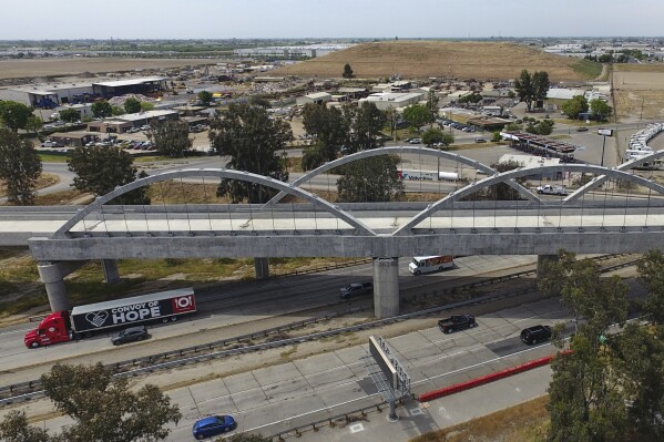 The Cedar Viaduct, facilitating high-speed trains on Cedar Avenue and North Avenue, as well as State Route 99, offers aerial views in Fresno, California on Tuesday, April 15th, 2025 (AP Photo/Godofredo A.Vásquez)