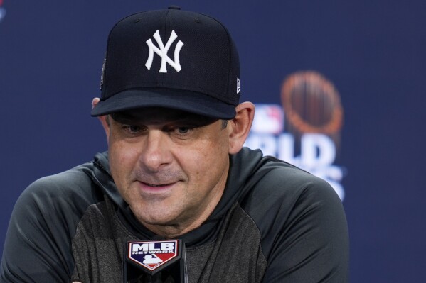Aaron Boone to return for eighth season as Yankees manager after New York  exercises 2025 option | AP News