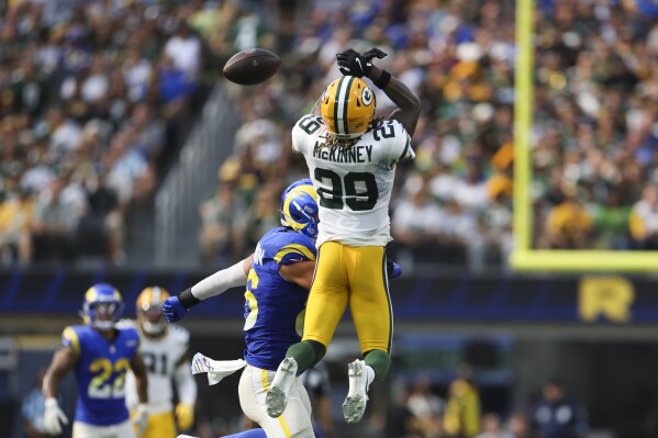 Green Bay's Xavier McKinney becomes first since merger to have INT in first  5 games with team | AP News
