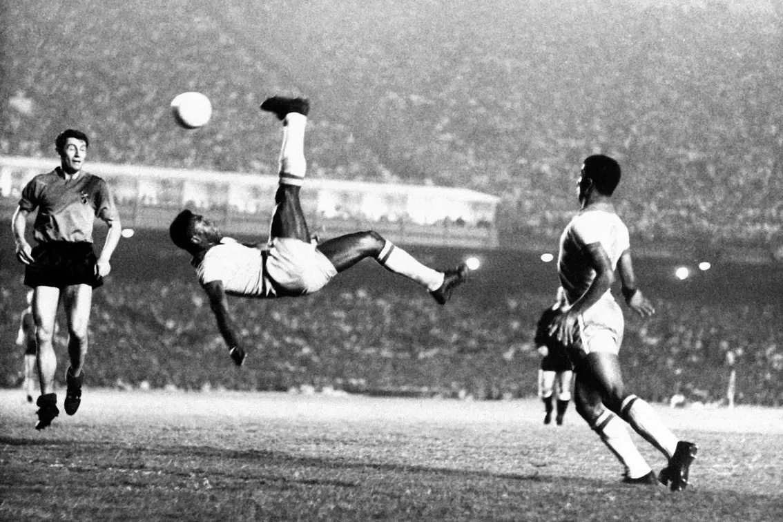 round house kick goal by pele