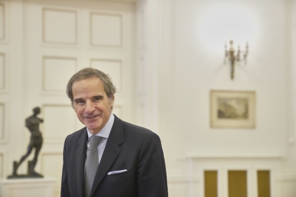 Rafael Mariano Grossi, the director-general of the International Atomic Energy Agency, arrives at the Greek foreign Ministry prior to his meeting with Greece's Foreign Minister Giorgos Gerapetritis,in Athens, Greece, Thursday, May 29, 2025. (AP Photo/Petros Giannakouris)