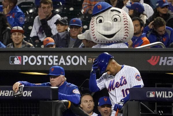 Higher or Lower: Mets Fan's Salary or Number on His Customized