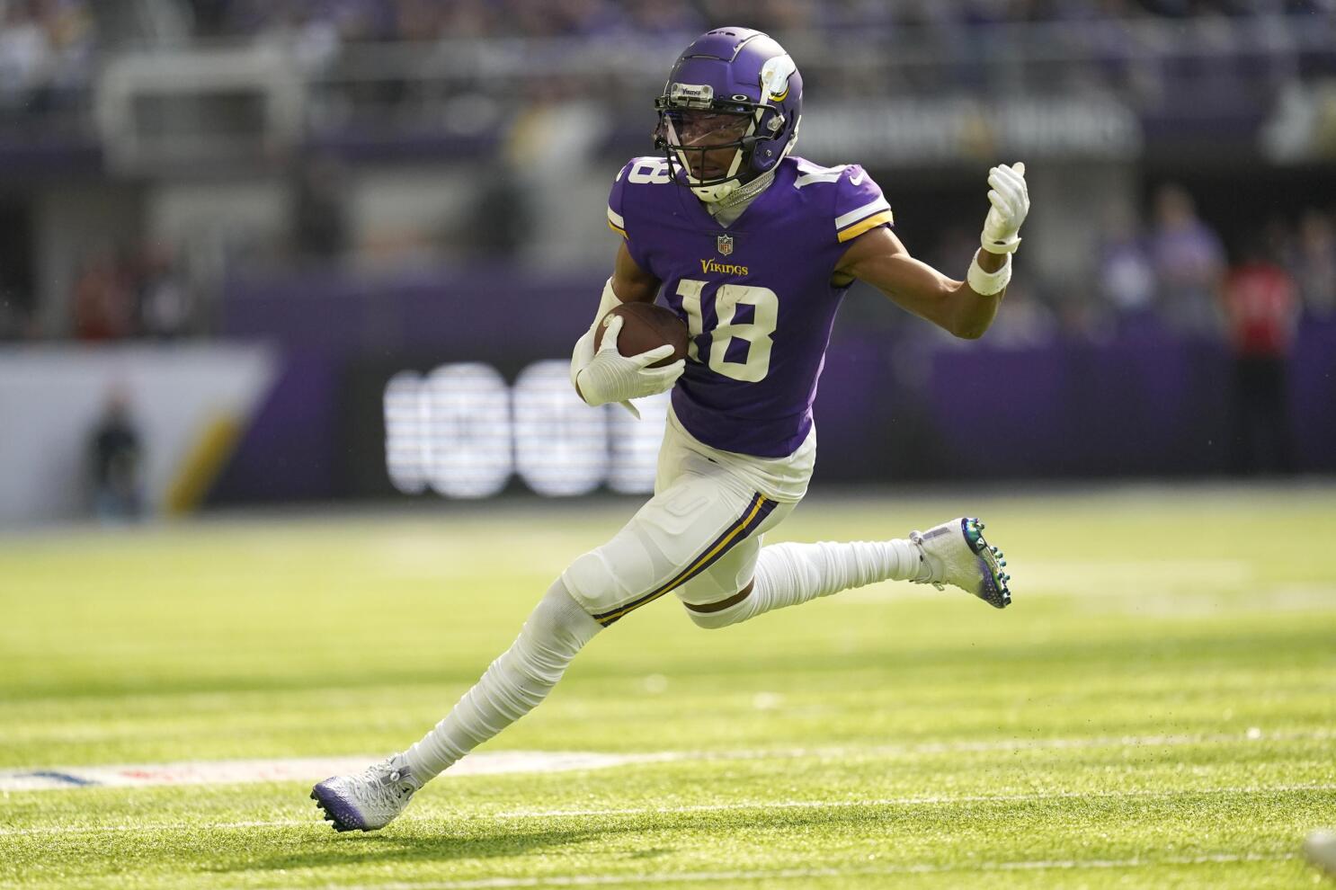 FanDuel on X: More catches and more yards through 6 games than any Vikings  rookie ever, passing Randy Moss. Justin Jefferson is making history