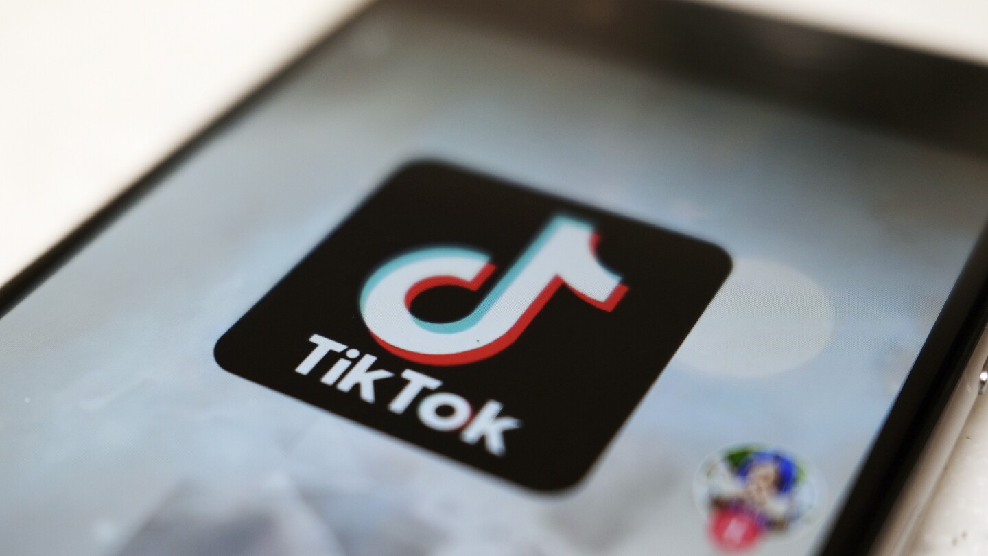 Осем създатели на съдържание в TikTok съдиха правителството на САЩ