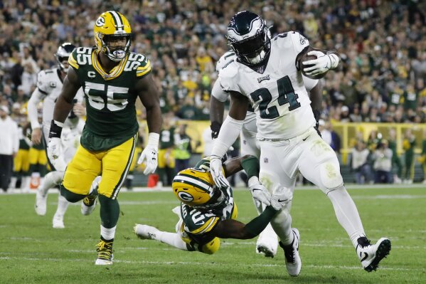 Philadelphia Eagles pick off Rodgers' late pass to beat Green Bay