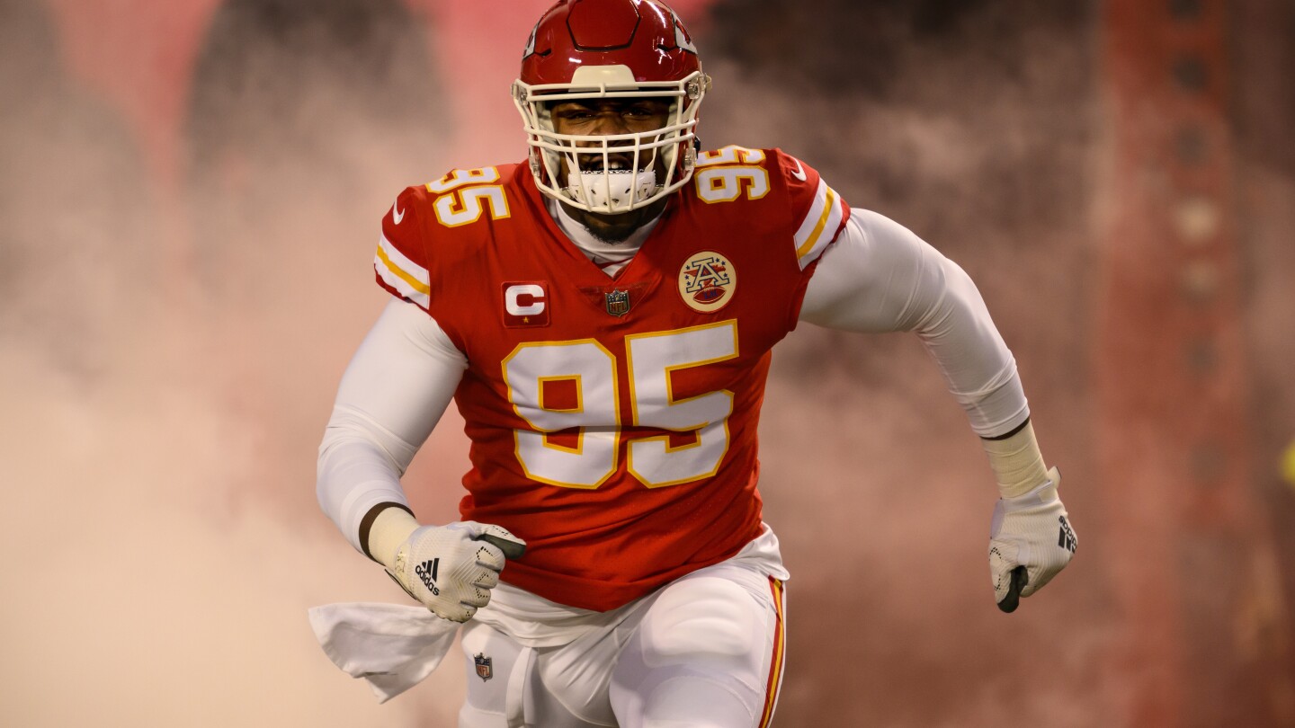 Chiefs sign All-Pro defensive tackle Chris Jones to new 1-year