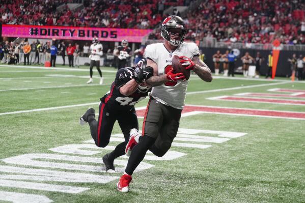 Bucs roll past Falcons