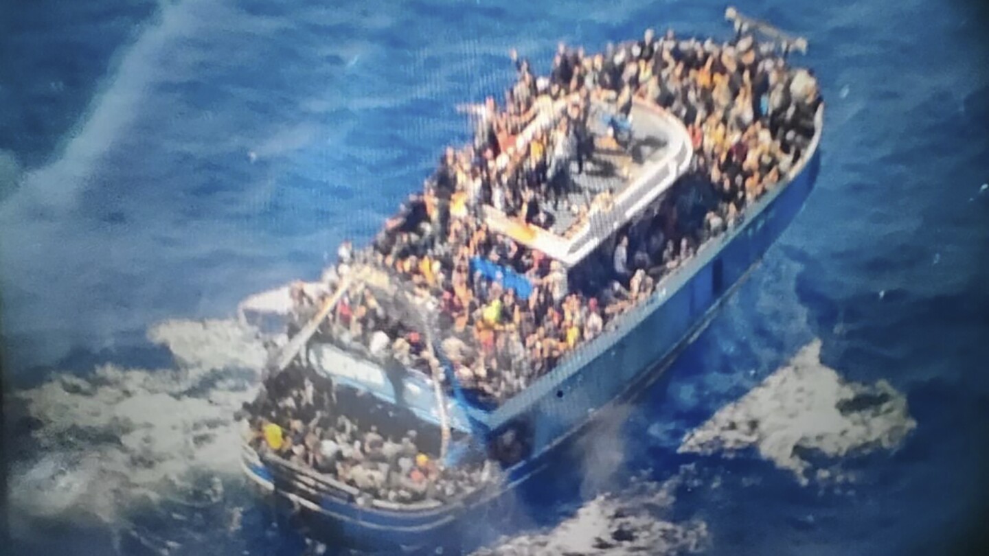 Една година по-късно мигранти, оцелели при корабокрушението край Гърция, търсят справедливост и се борят да се справят с живота
