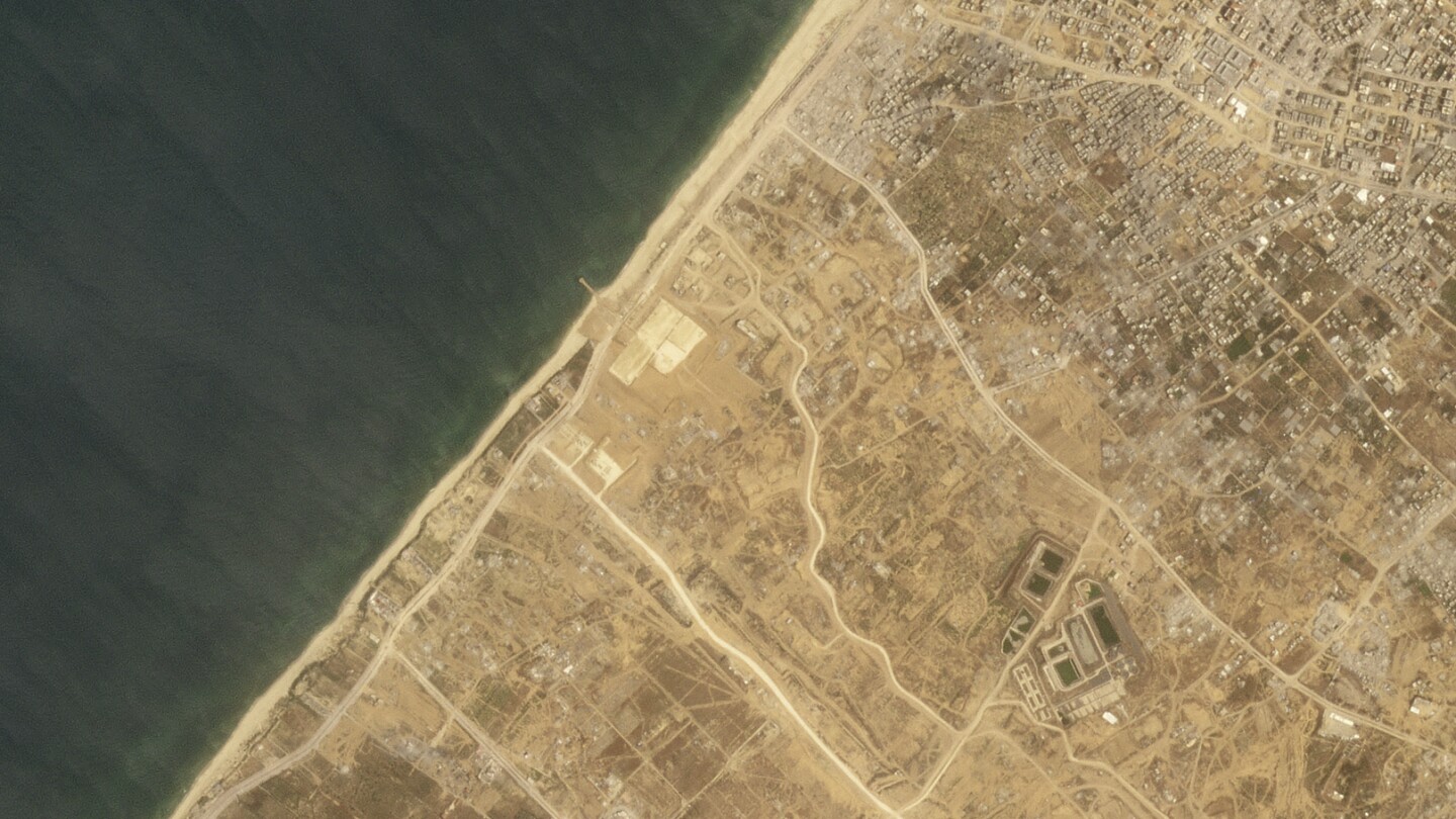 Сателитни снимки показват ново строителство на пристанище в Ивицата Газа за водена от САЩ операция за помощ