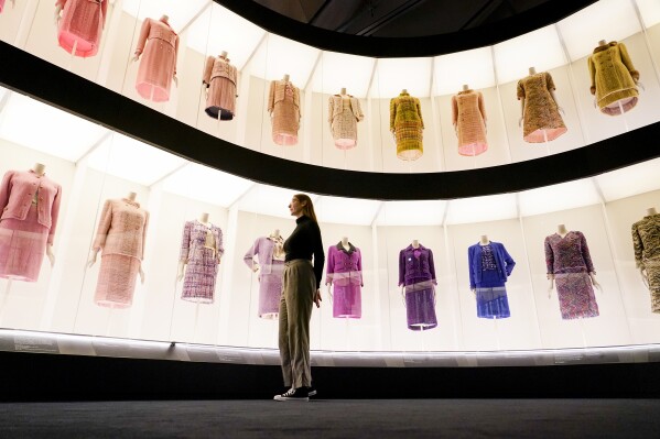 CHANEL on X: 'Gabrielle Chanel. Fashion Manifesto' exhibition
