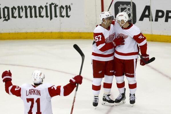 Eberle scores twice, lifts Kraken over Red Wings 4-2 - The Columbian