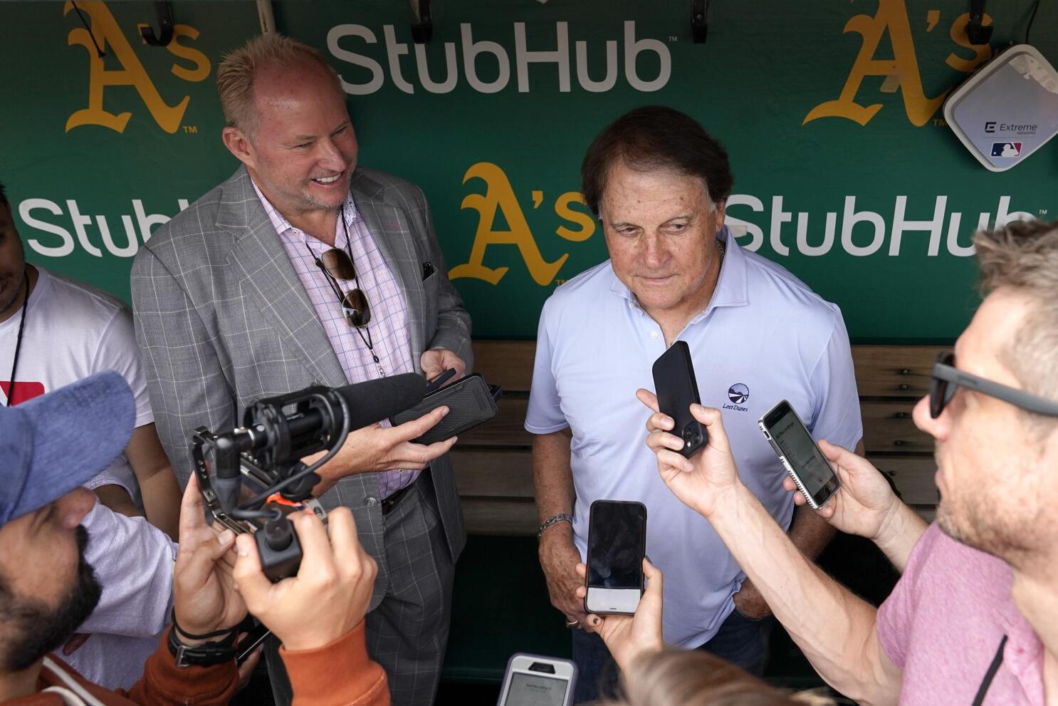 Tony La Russa, A's celebrate Dave Stewart's No. 34 jersey retirement