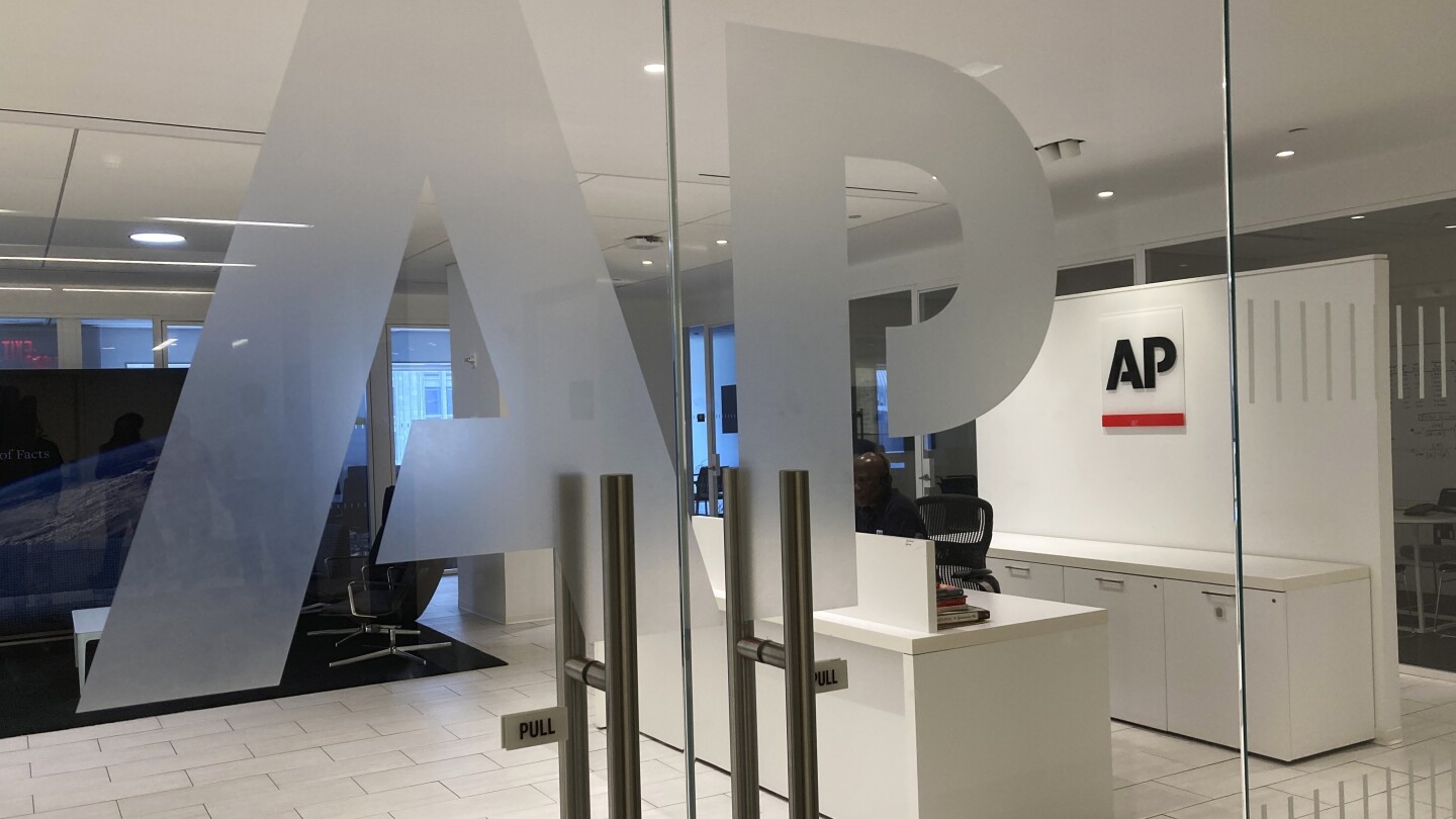 AP wins reinstatement to White House events after judge rules government can’t bar its journalists