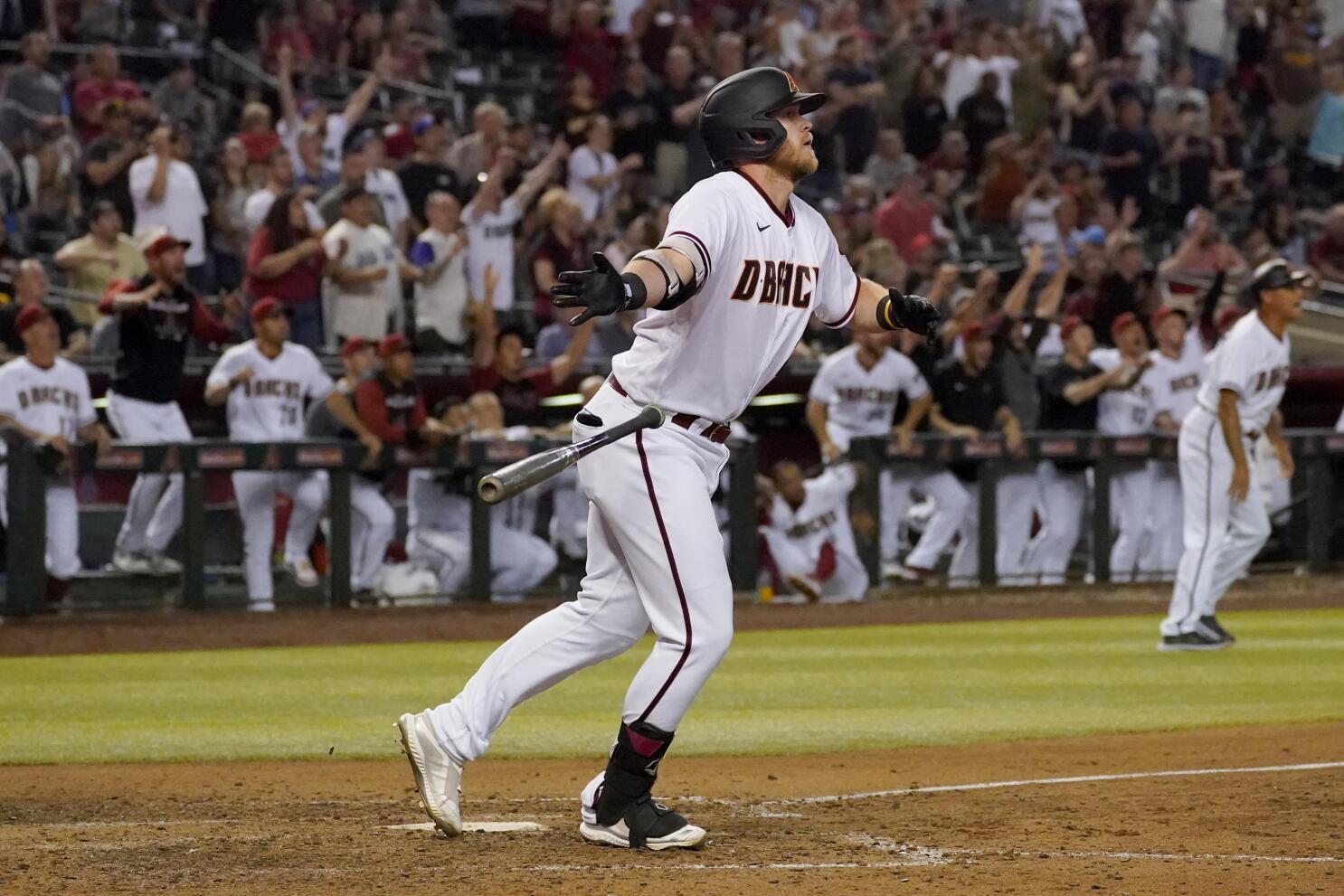 Watch Padres outfielder Wil Myers take a home run off his head