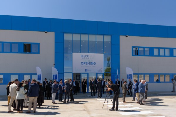 Besins Healthcare Unveils State-of-the-Art Hormone Factory in Muel, Spain, Amplifying Global Production Capabilities by 30% (PRNewsfoto/Besins Healthcare)