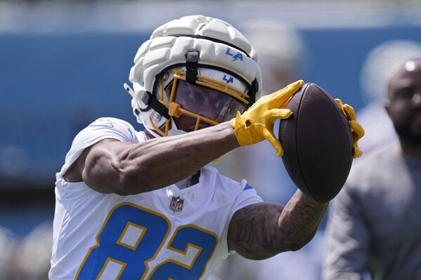 Los Angeles Chargers wide receiver Brenden Rice makes a catch during an NFL rookie minicamp football practice Friday, May 10, 2024, in Costa Mesa, Calif. (Ǻ Photo/Mark J. Terrill)