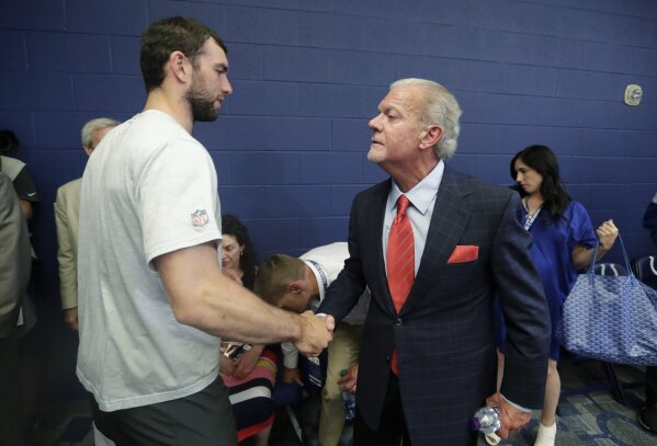 Indianapolis Colts quarterback Andrew Luck to retire at age 29