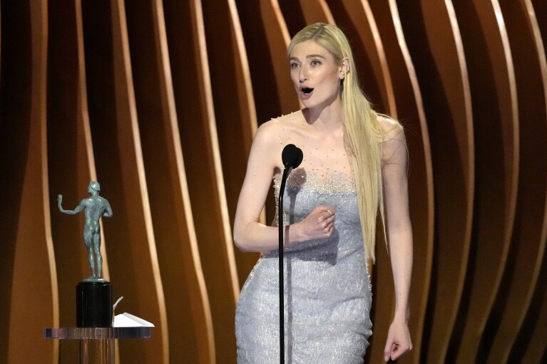 Elizabeth Debicki accepts the award for outstanding performance by a female actor in a drama series for 