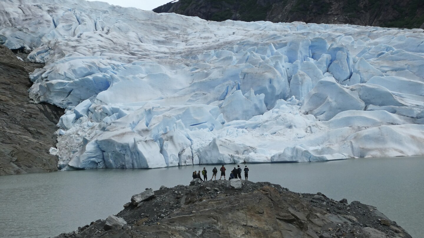 Melting of Alaska’s Juneau icefield accelerates, losing snow nearly 5 times faster than in the 1980s