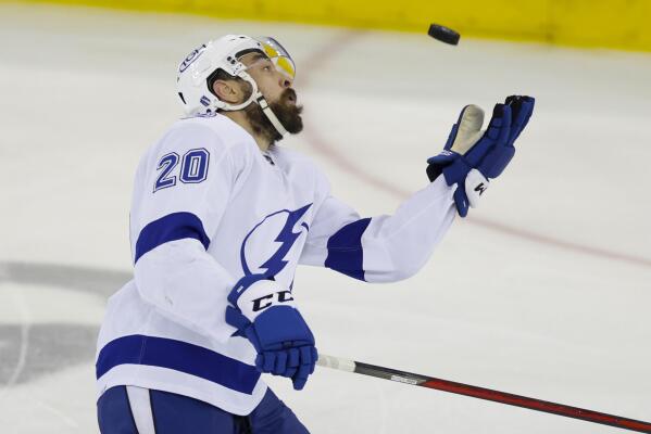 Ondrej Palat scores late, Lightning beat Rangers 3-2 in Game 3 of