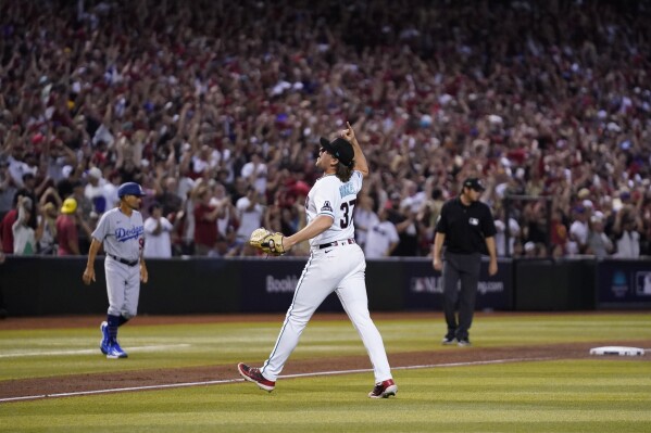 Diamondbacks chase Clayton Kershaw in 1st inning and rout Dodgers 11-2 in  NLDS opener, Associated Press
