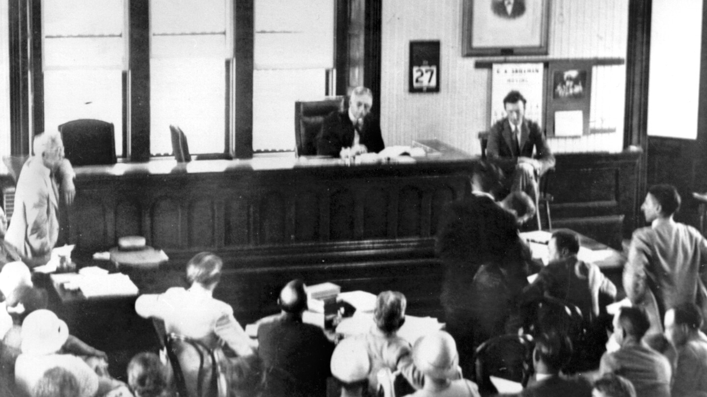 Днес в историята: 13 февруари Бруно Ричард Хауптман признат за виновен в убийството на бебето Линдберг