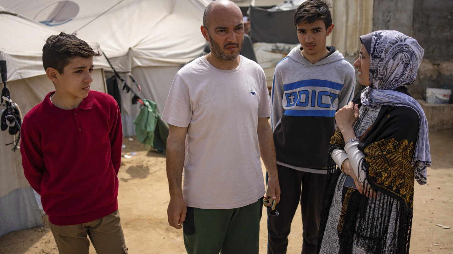 Forced from their Gaza home by Israeli troops, a family makes a frightening walk through a war zone