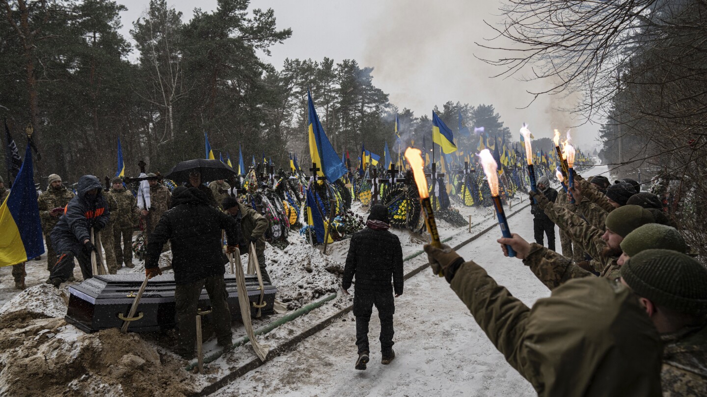Russland und die Ukraine liefern sich Fernangriffe, während ihre Fronttruppen weiterhin ins Wanken geraten