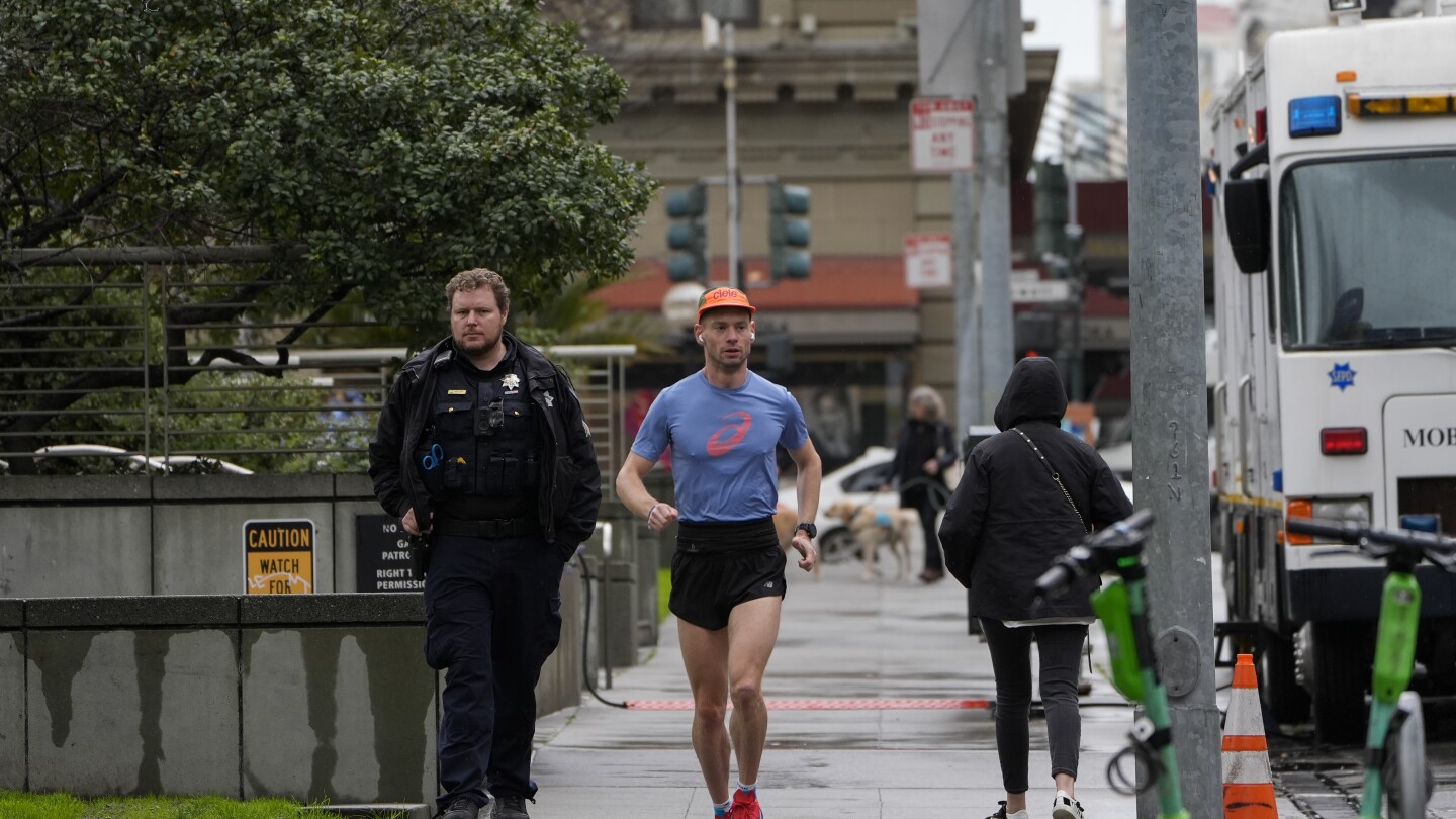 Сан Франциско гласува мерки за принудително лечение за наркотици и предоставяне на полицейски камери за наблюдение