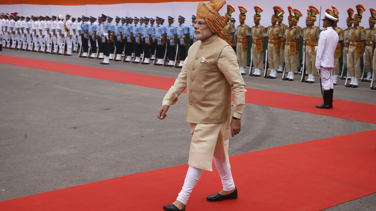 НОВО ДЕЛХИ AP — Индийският премиер Нарендра Моди в петък