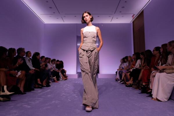Maxwell brings shimmer, shine and smiles to NY Fashion Week, iNFOnews