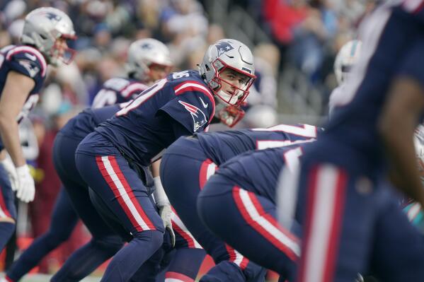 Patriots veterans have rallied around rookie receiver Demario Douglas after  his fumble vs. Miami