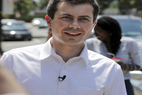 Democratic presidential candidate South Bend Mayor Pete Buttigieg campaigns Friday, July 12, 2019, in Rochester, N.H. (AP Photo/Charles Krupa)