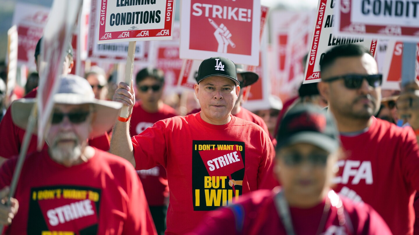 Преподавателите на Калифорнийския държавен университет започват едноседмична стачка в 23 кампуса