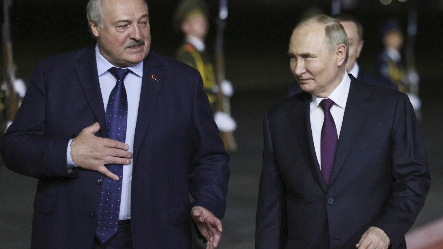 Путин прибыл в соседнюю Беларусь с двухдневным визитом к ключевому союзнику