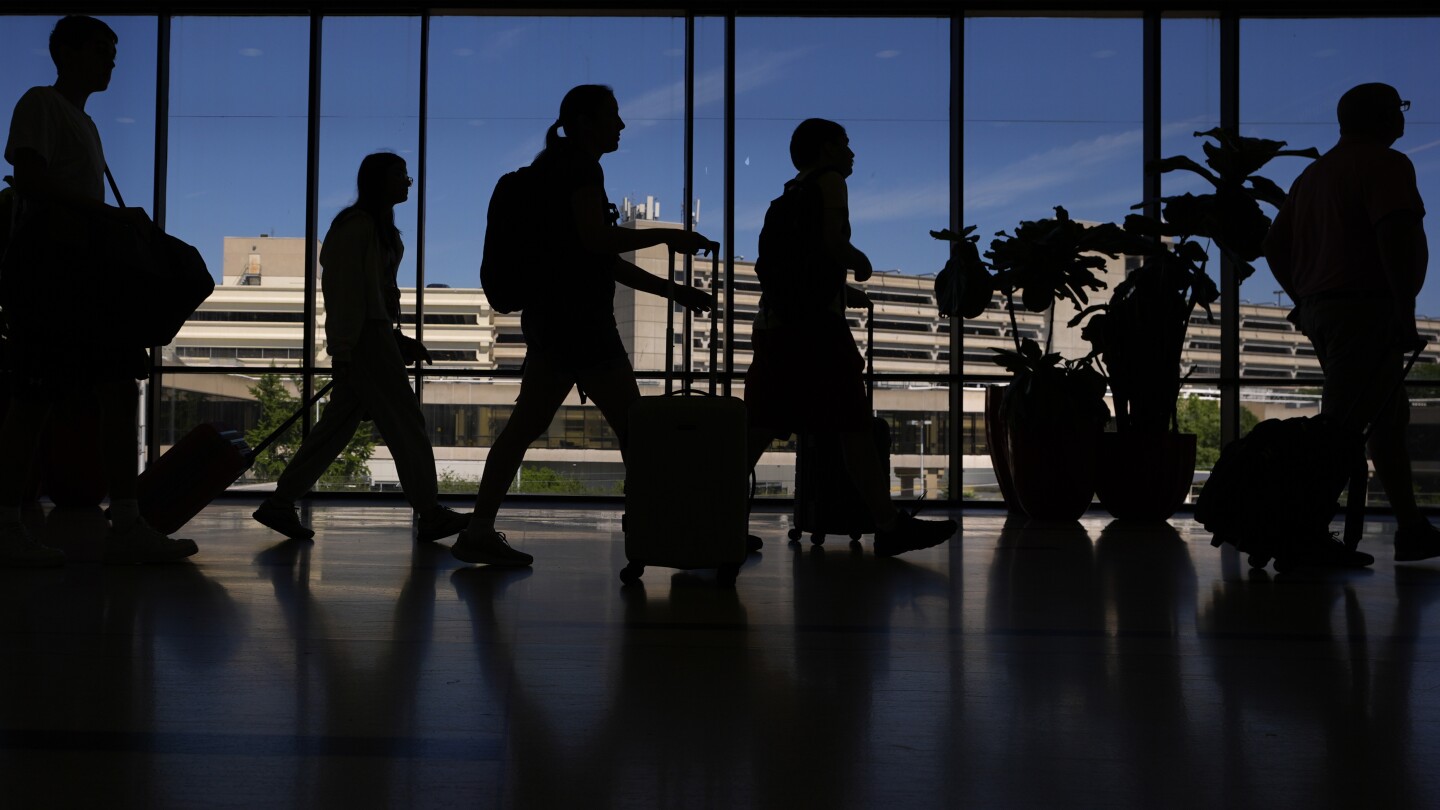 July 4th travel: TSA expects to screen a record number of travelers