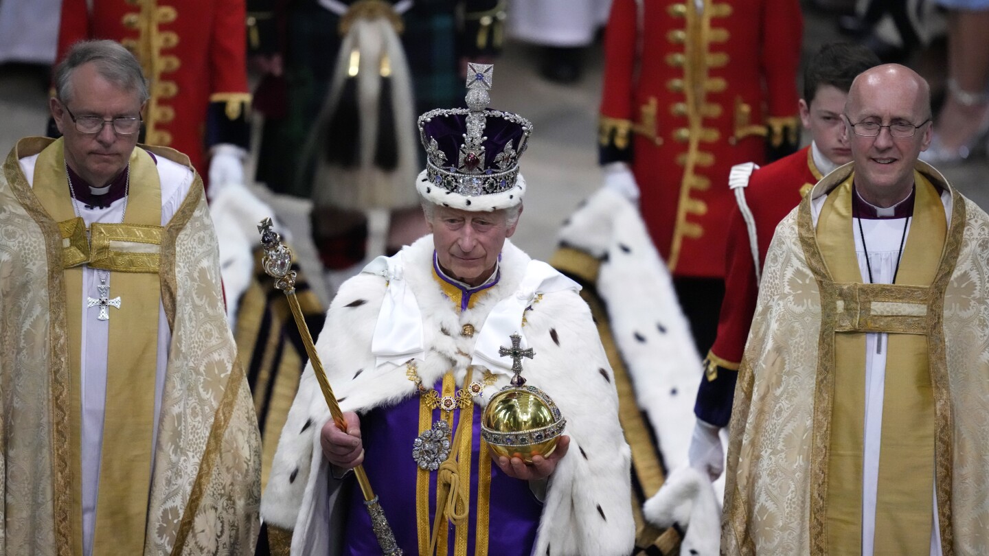 ЛОНДОН (АП) — Крал Чарлз III е на път за
