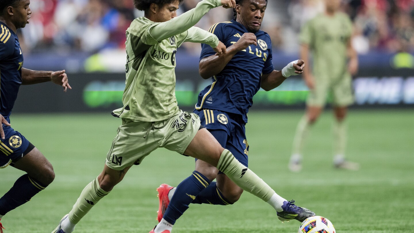 LAFC Tops Vancouver Whitecaps 2-1