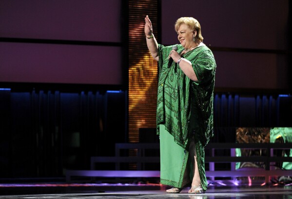 Paquita la del Barrio durante su presentación en la 14a edición de los Latin Grammy en el Hotel y Casino Mandalay Bay el 21 de noviembre de 2013, en Las Vegas. (Foto Chris Pizzello/Invision/AP, archivo)