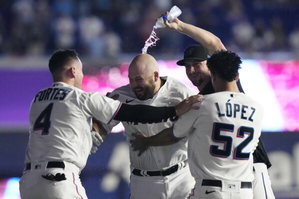 David Peralta's walk-off single caps Dodgers comeback over Cubs - Los  Angeles Times