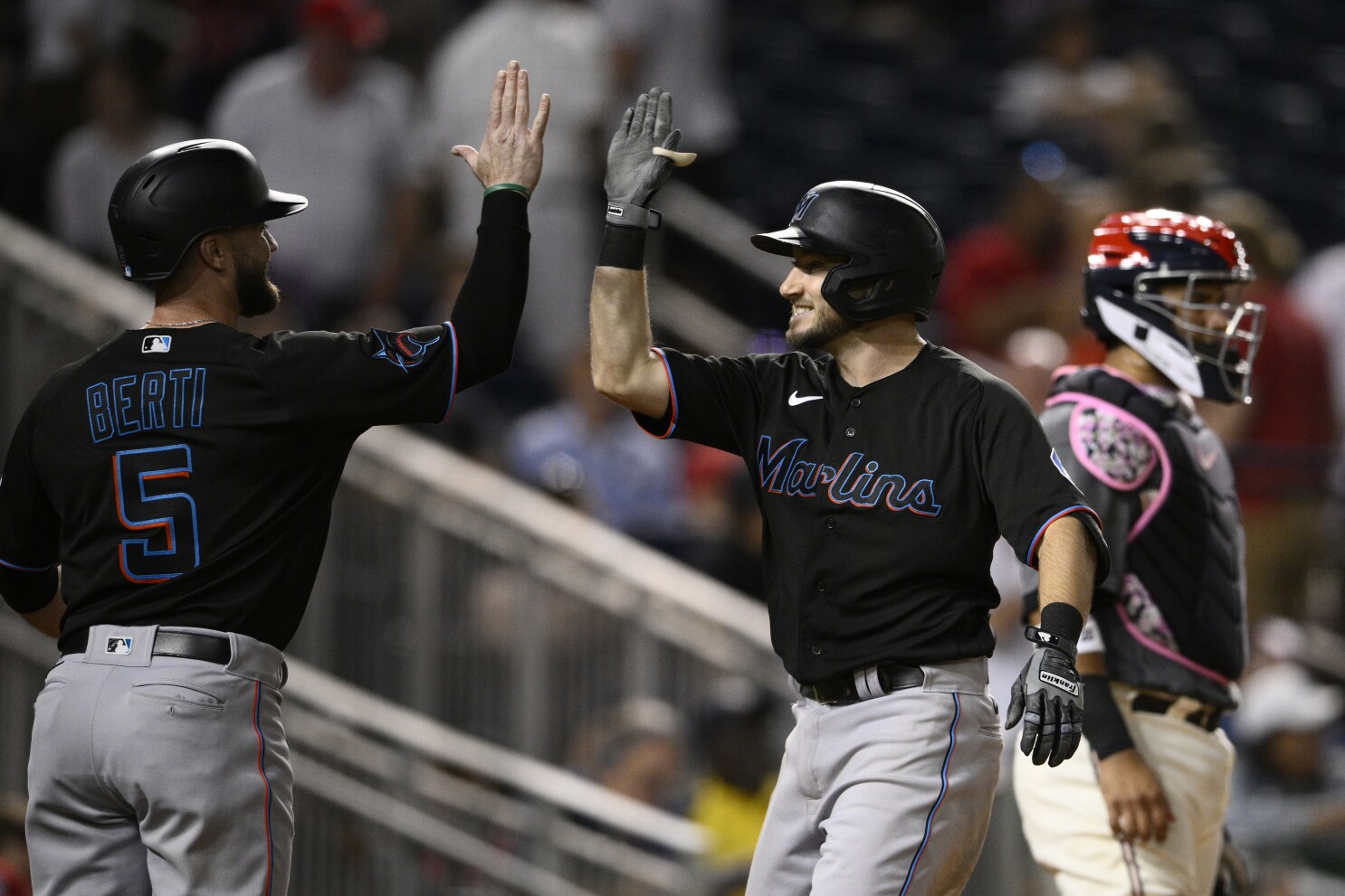 Marlins rally, then fall apart in seventh inning against Astros, National  Sports