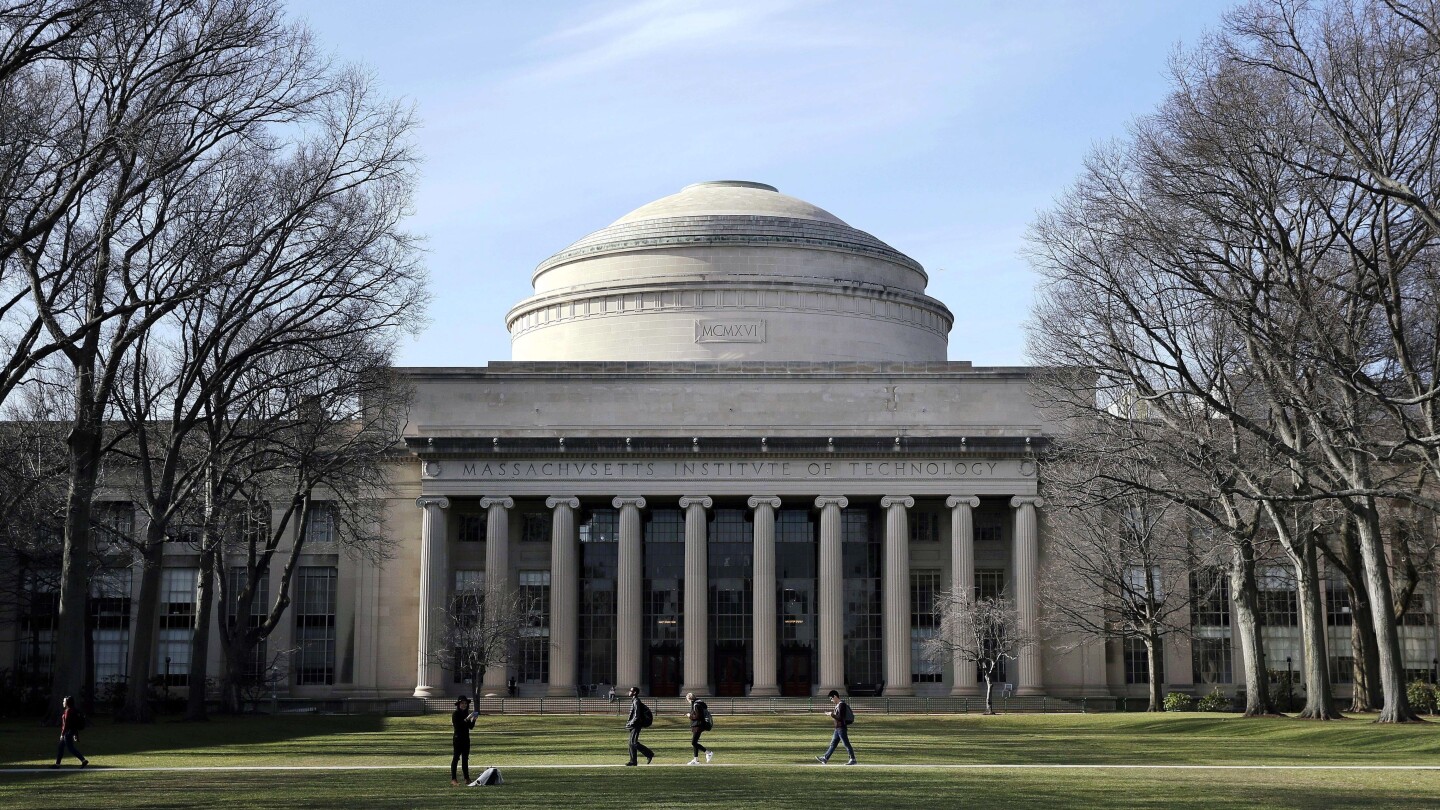 Дело, заведено срещу Масачузетския технологичен институт, обвинява университета, че допуска антисемитизъм в кампуса