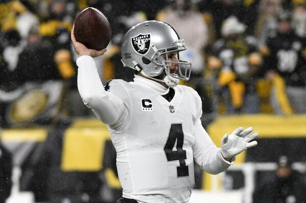 Struggling QB Derek Carr's future with Raiders in question