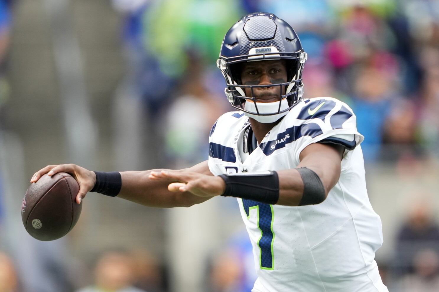 The Seahawks will try to remain perfect at MetLife Stadium when they face  the Giants on Monday night