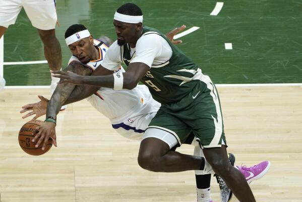 Resumo da NBA: Bucks derrotam Suns e garantem vaga nos playoffs