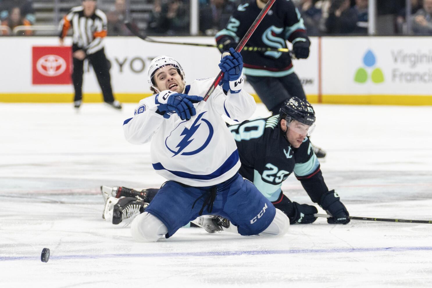 Lightning's win streak ends at hands of New Jersey Devils