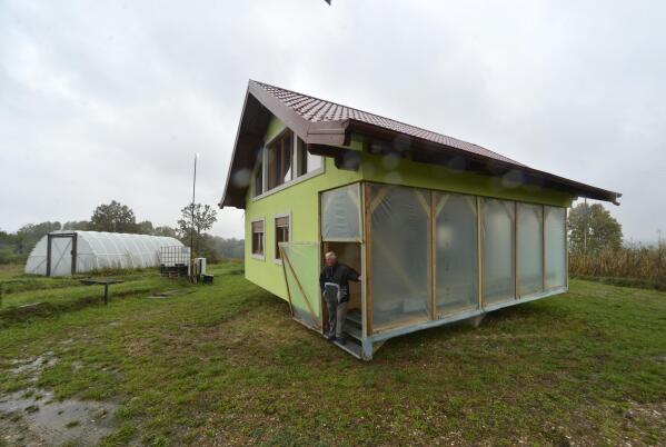 Bosnian makes rotating house a monument of love for his wife
