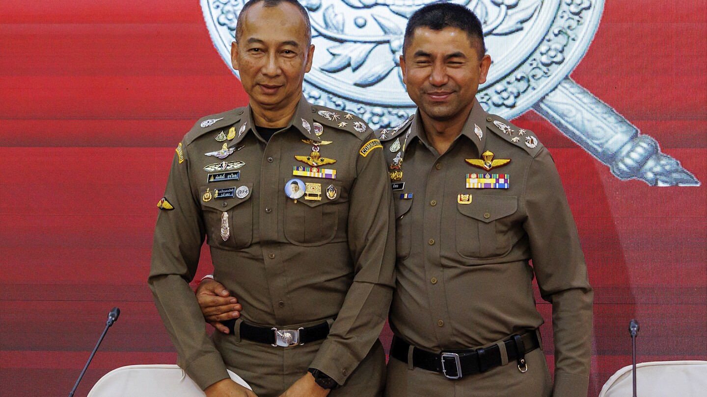 БАНКОК AP — Шефът на националната полиция на Тайланд и