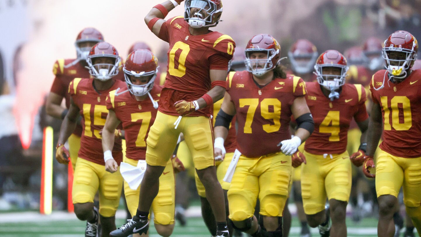 USC Hosts Utah State in Home Opener