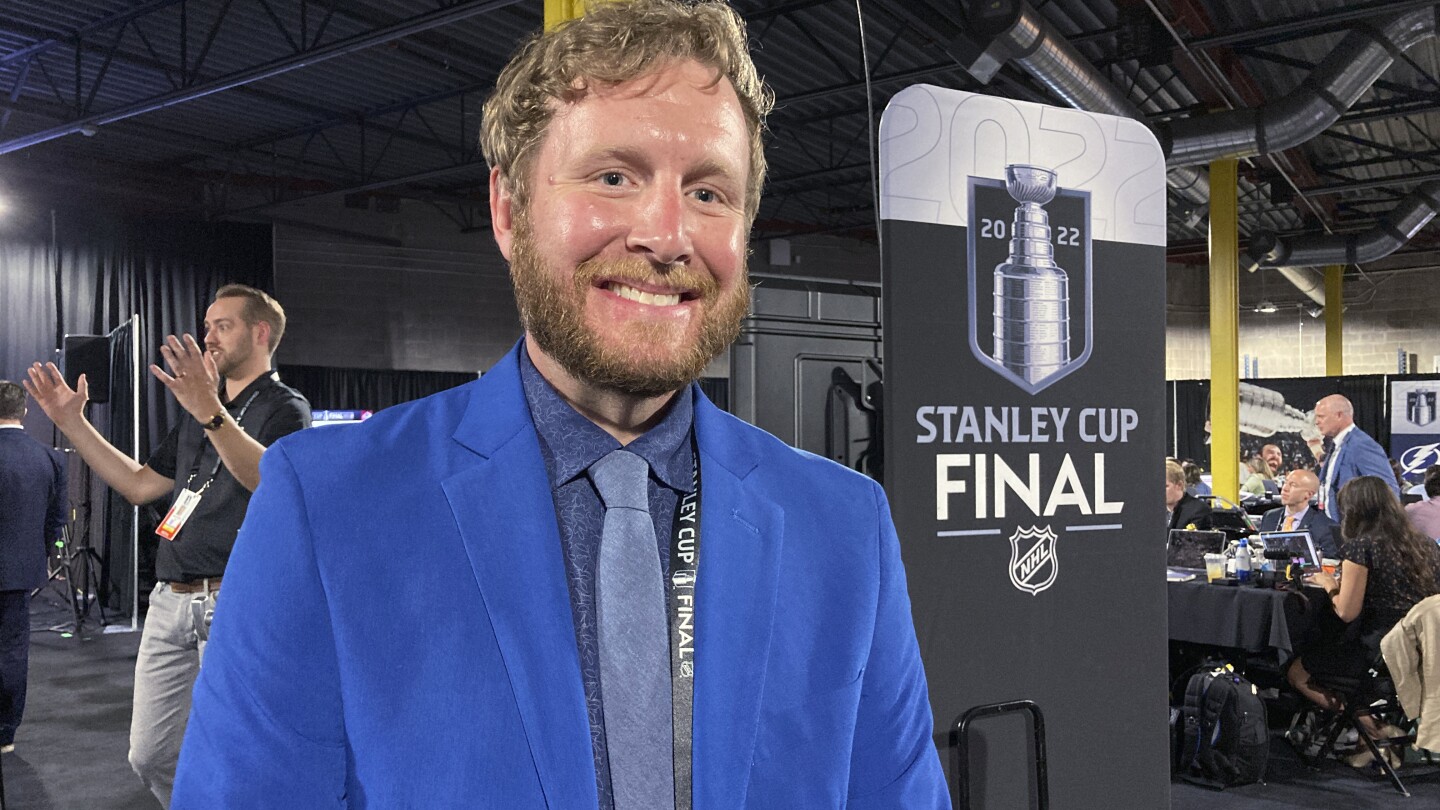 НХЛ ще излъчва финалните мачове за Купа Стенли на американски жестомимичен език, 1-ви за голяма спортна лига